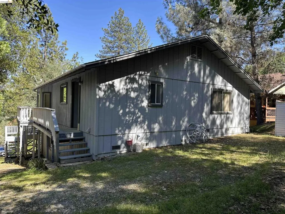 12948 Mueller Dr Groveland, CA 95321