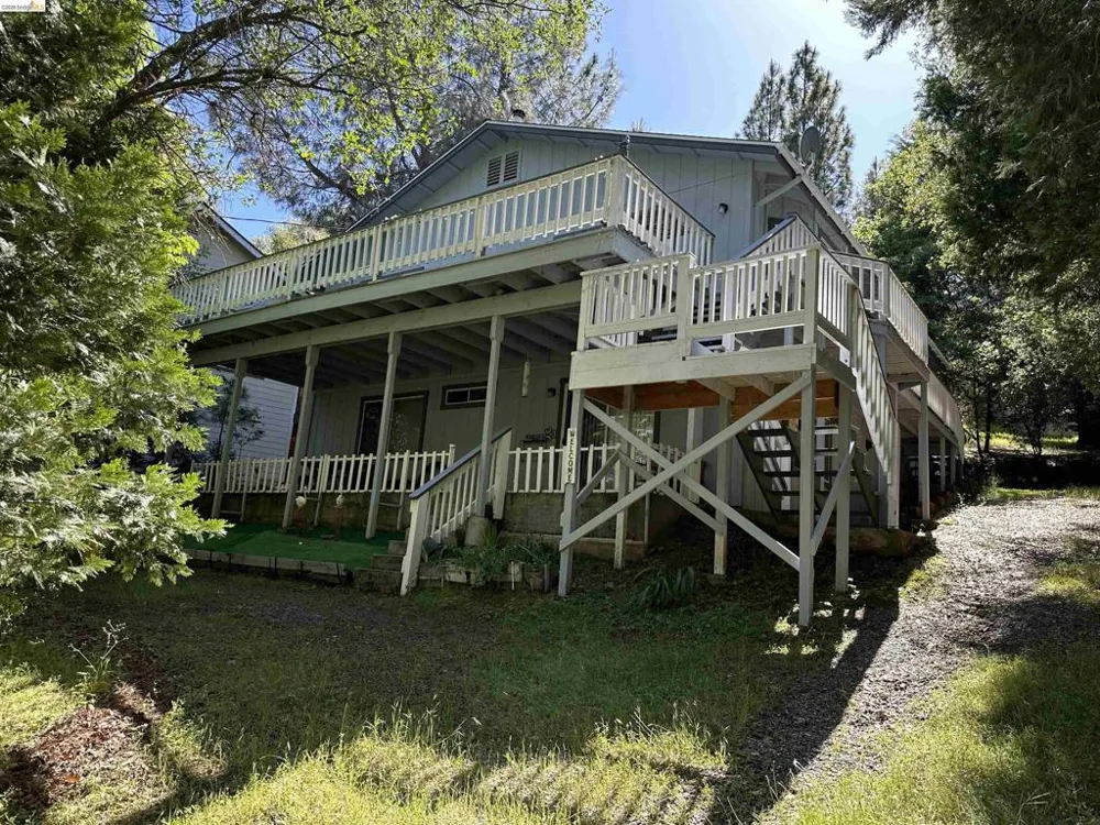 12948 Mueller Dr Groveland, CA 95321