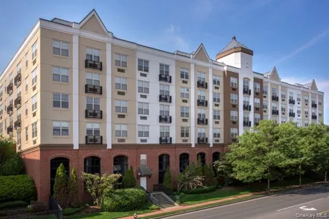 100 Glen Street #N2211