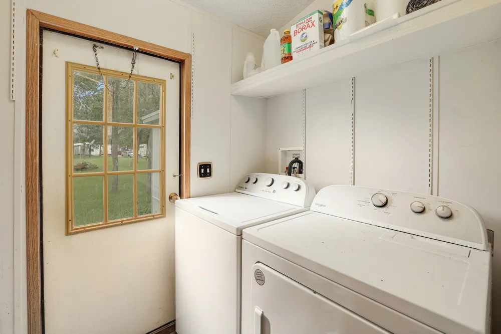 288 The Forest Road Dale, TX 78616