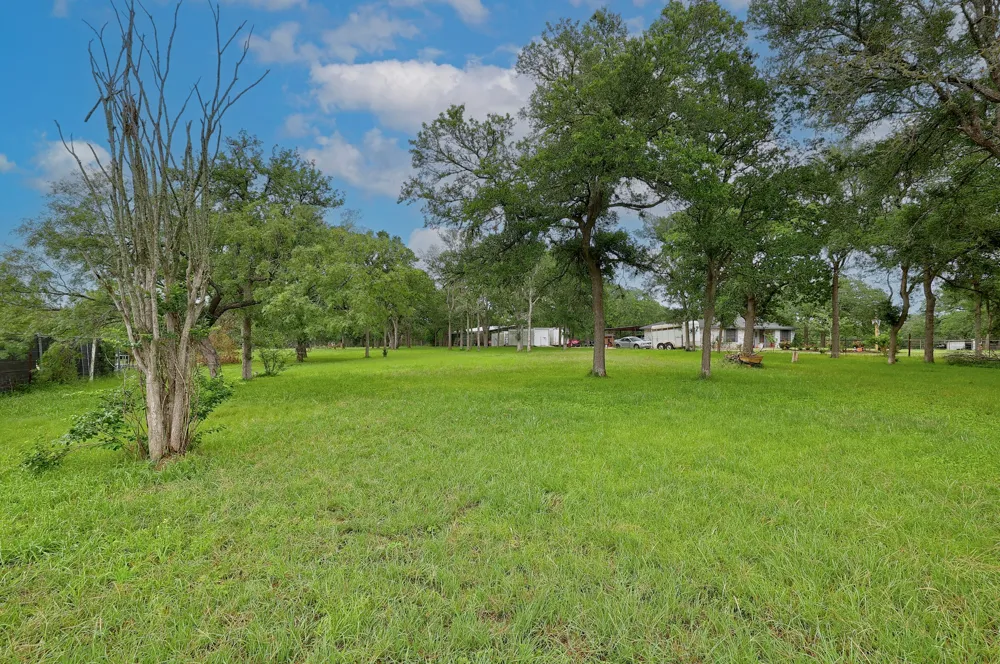 288 The Forest Road Dale, TX 78616