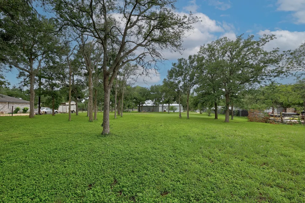 288 The Forest Road Dale, TX 78616