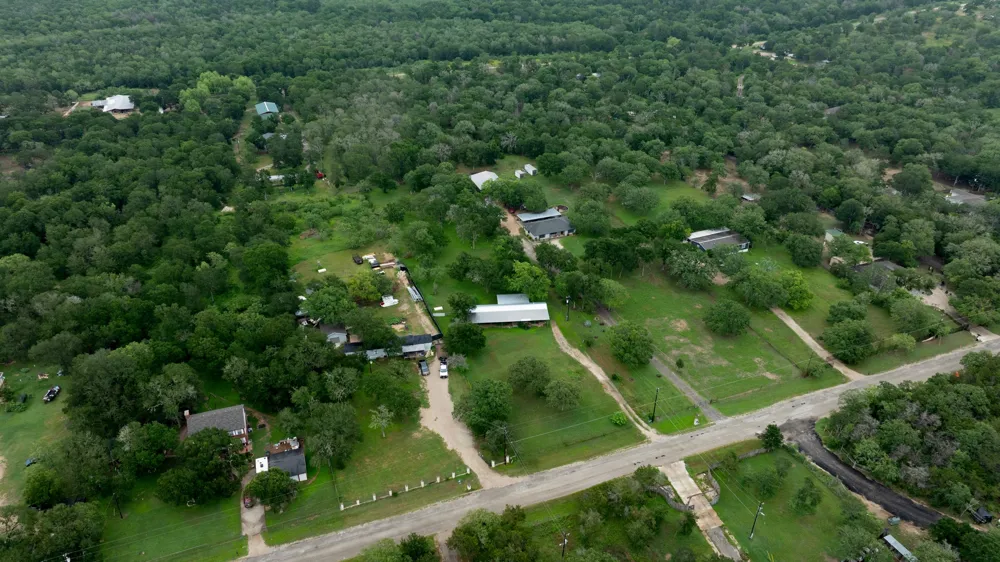 288 The Forest Road Dale, TX 78616