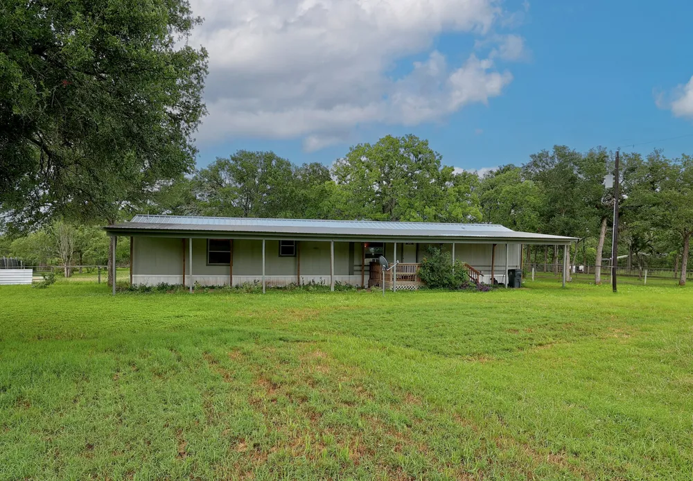 288 The Forest Road Dale, TX 78616