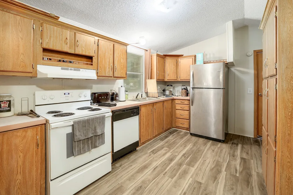 288 The Forest Road Dale, TX 78616
