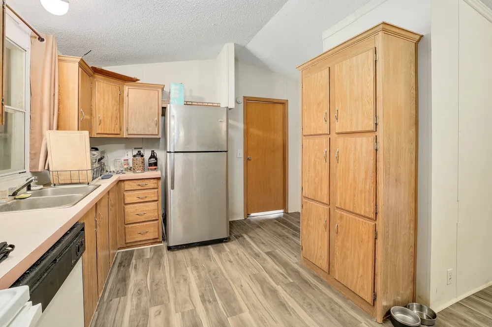 288 The Forest Road Dale, TX 78616