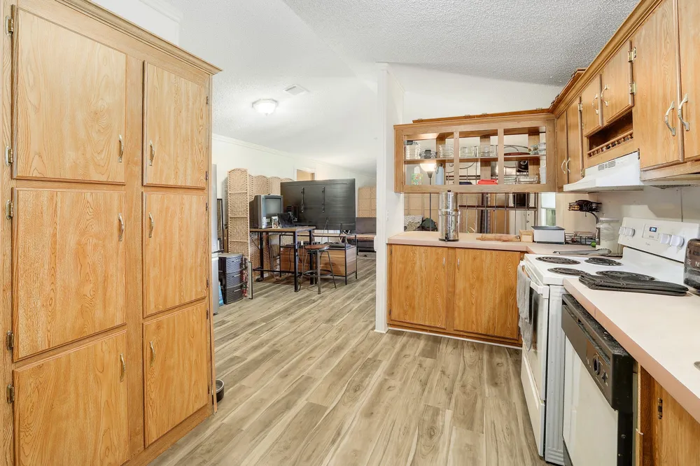 288 The Forest Road Dale, TX 78616