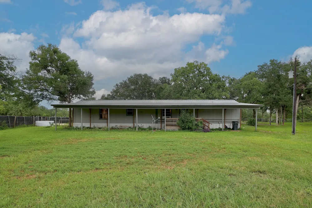 288 The Forest Road Dale, TX 78616