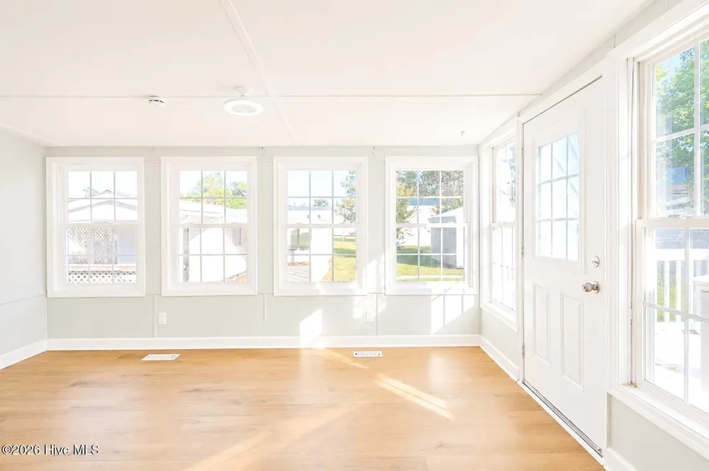 324 Cypress Avenue Holly Ridge, NC 28445