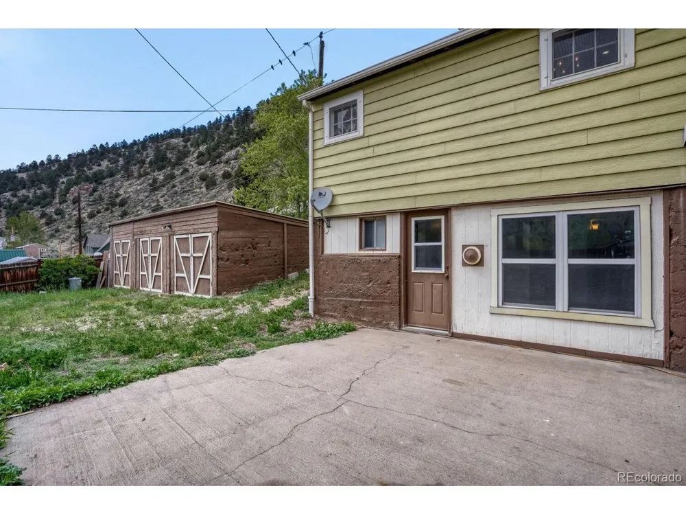 327 Virginia Street Idaho Springs, CO 80452