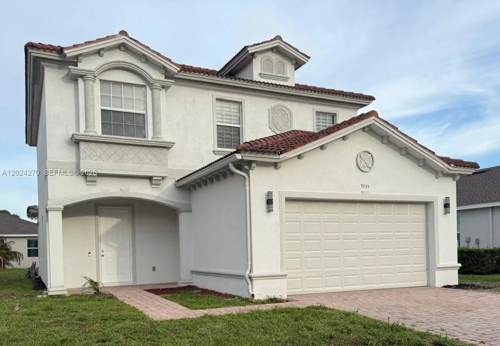 9135 Leatherwood Loop Lehigh Acres, FL 33936