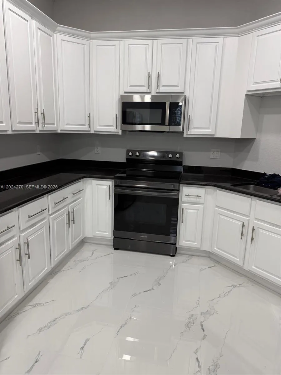 9135 Leatherwood Loop Lehigh Acres, FL 33936