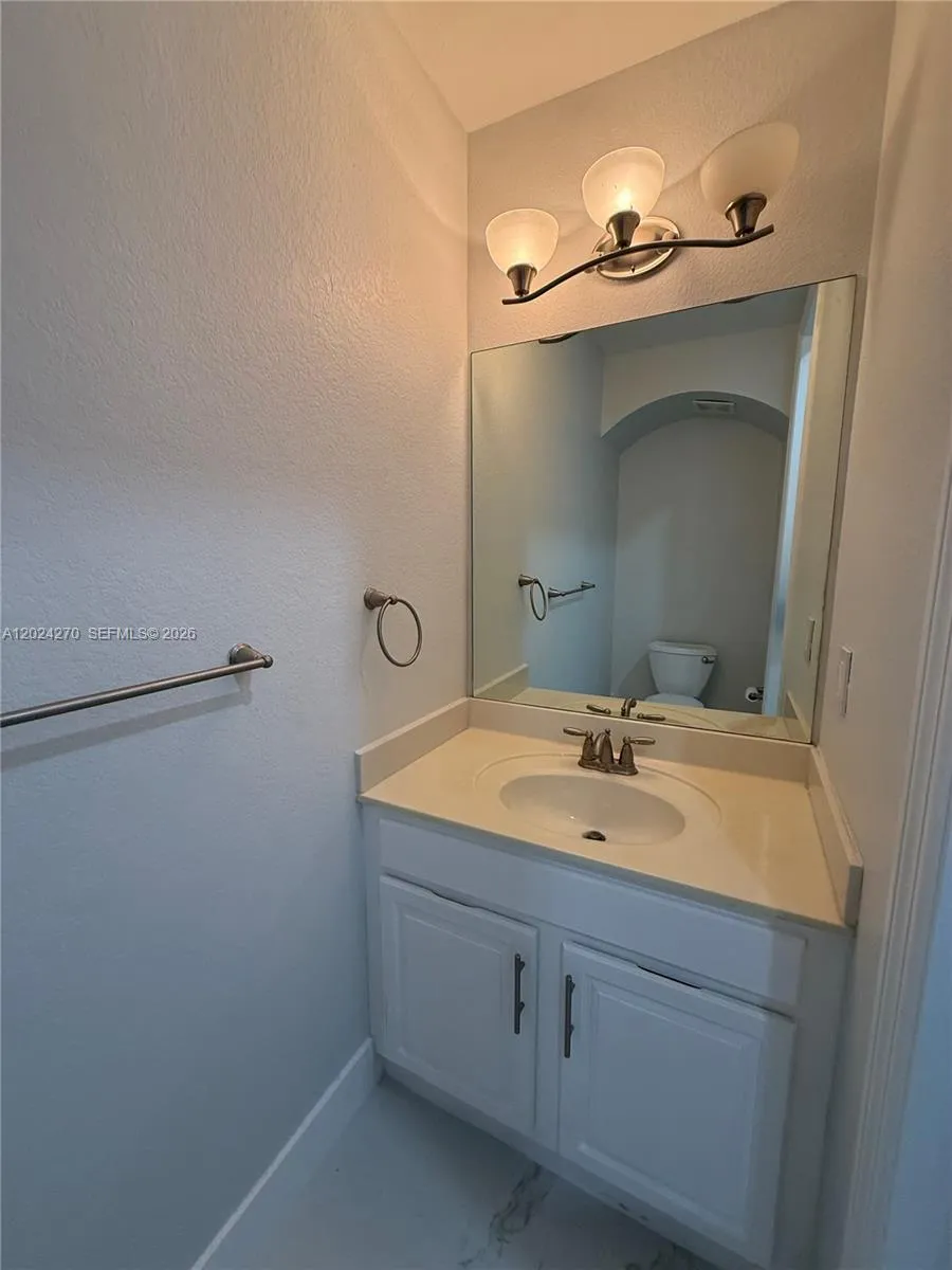 9135 Leatherwood Loop Lehigh Acres, FL 33936