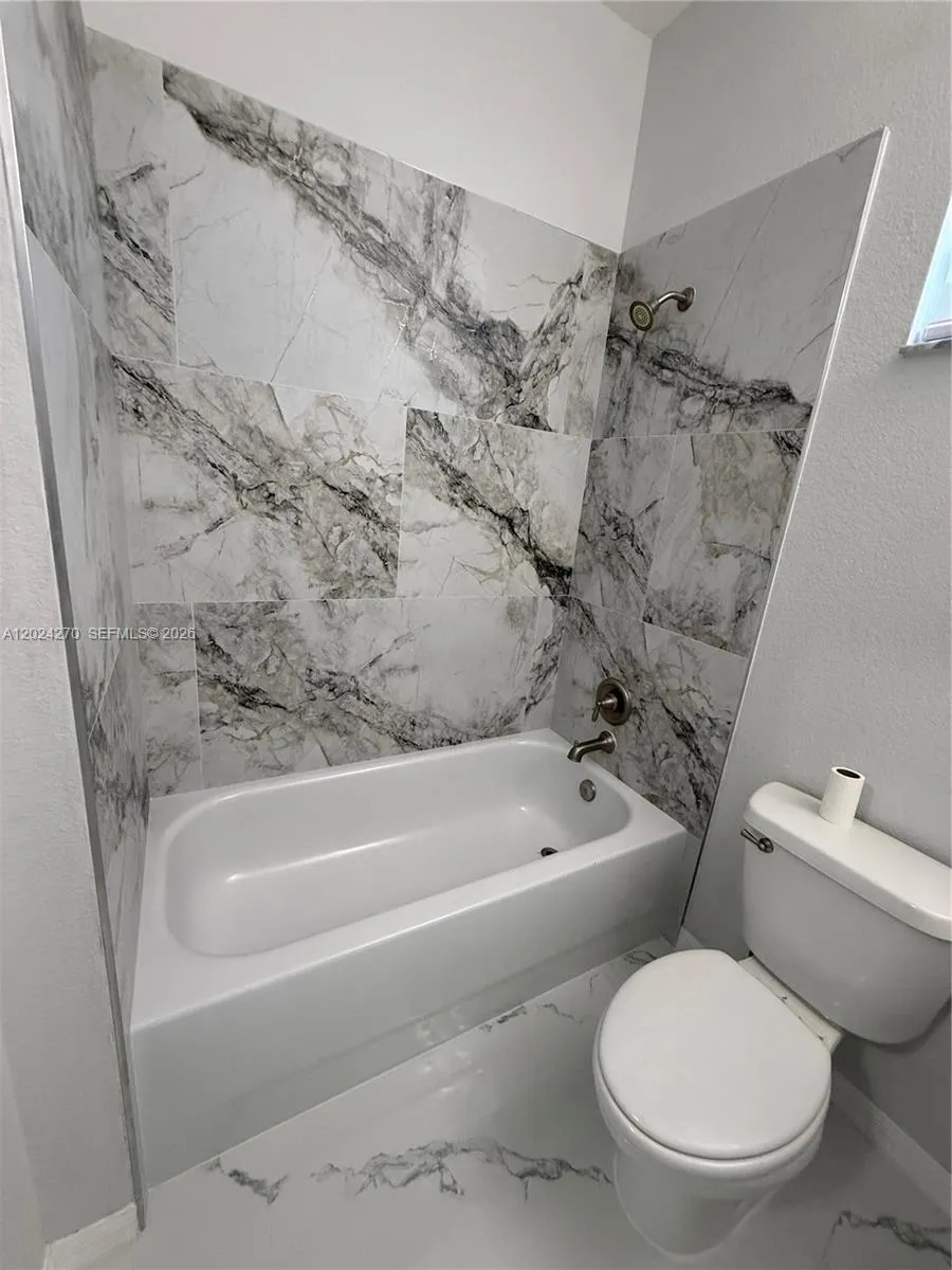 9135 Leatherwood Loop Lehigh Acres, FL 33936