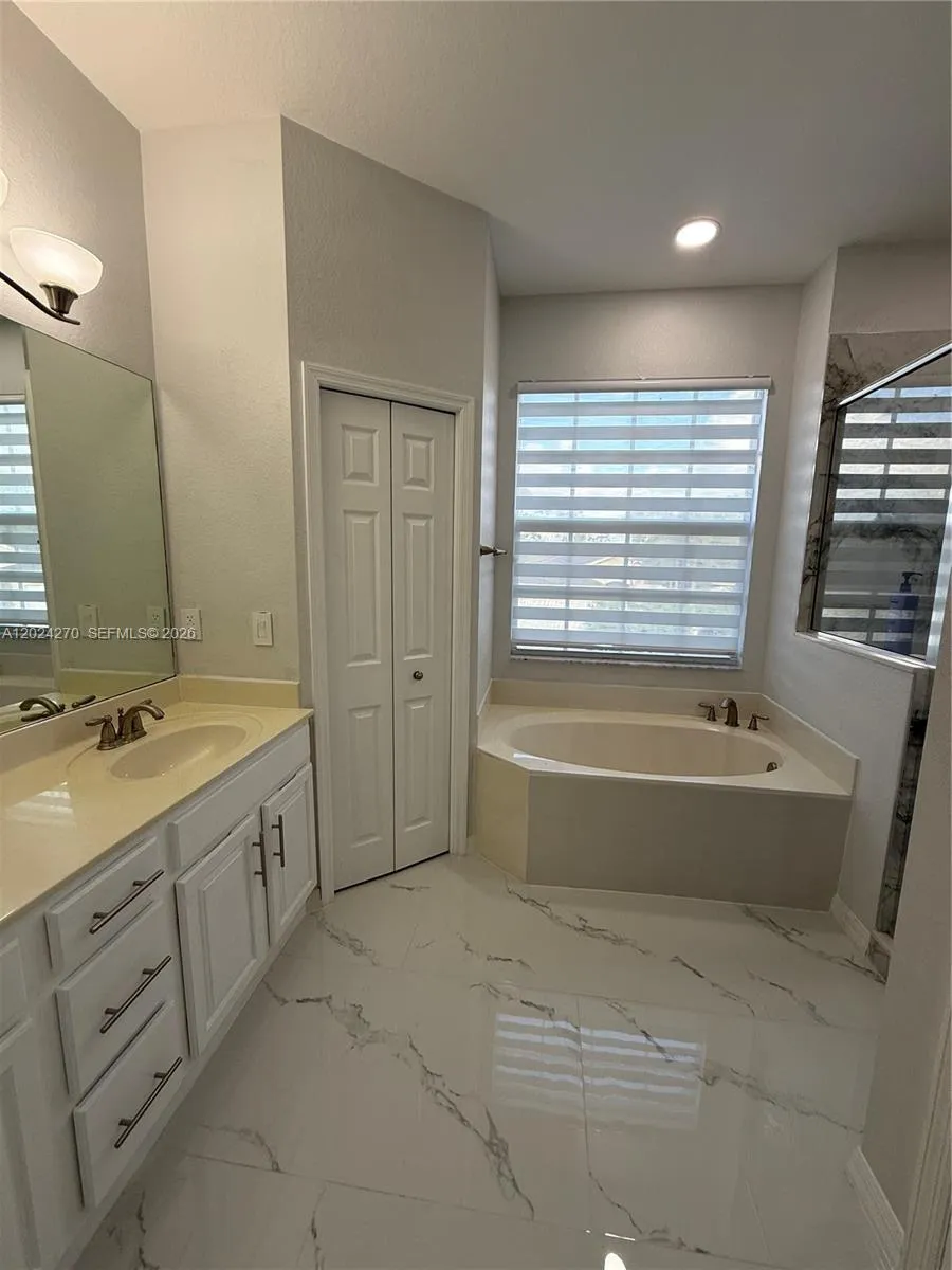 9135 Leatherwood Loop Lehigh Acres, FL 33936