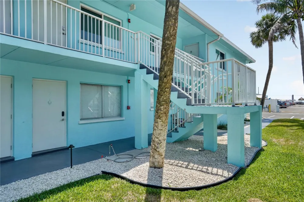 117 7TH STREET #2 Bradenton Beach, FL 34217