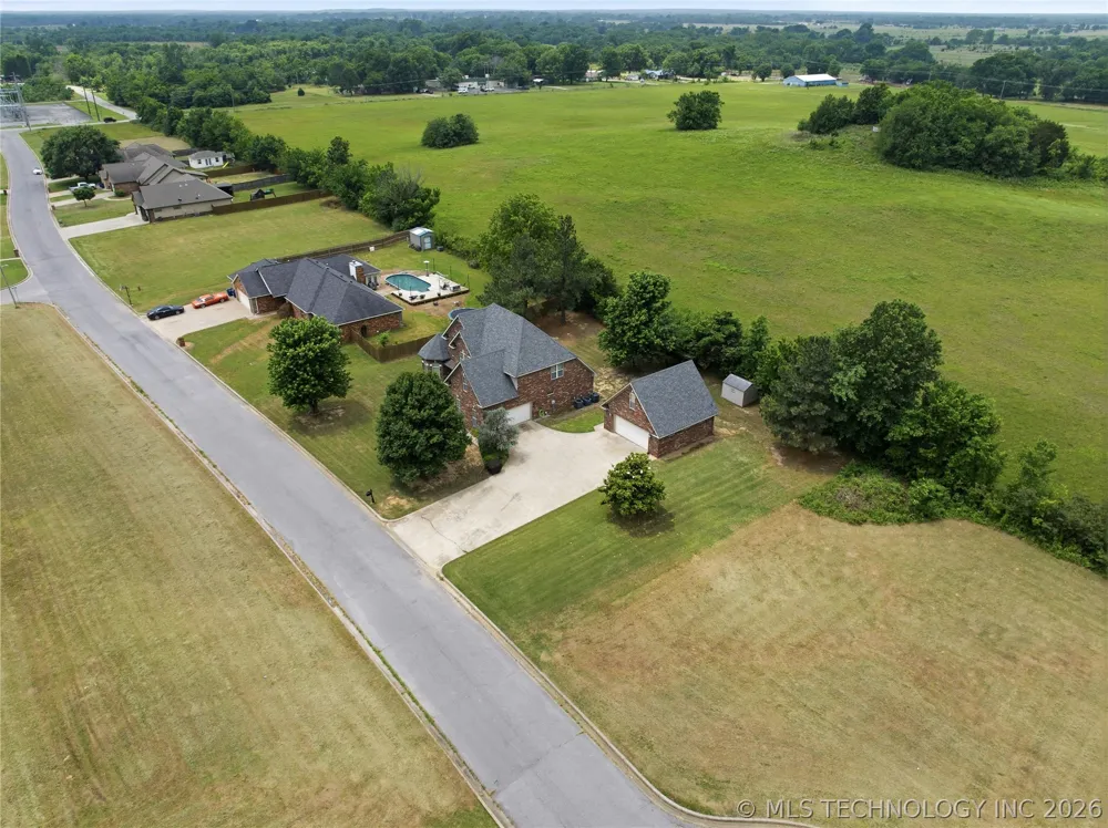 1308 Carter Avenue Wagoner, OK 74467