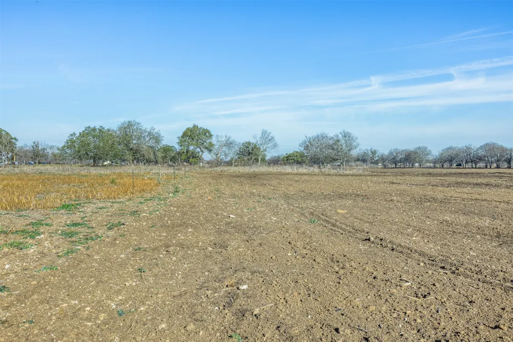 600 NW River Road Martindale, TX 78655