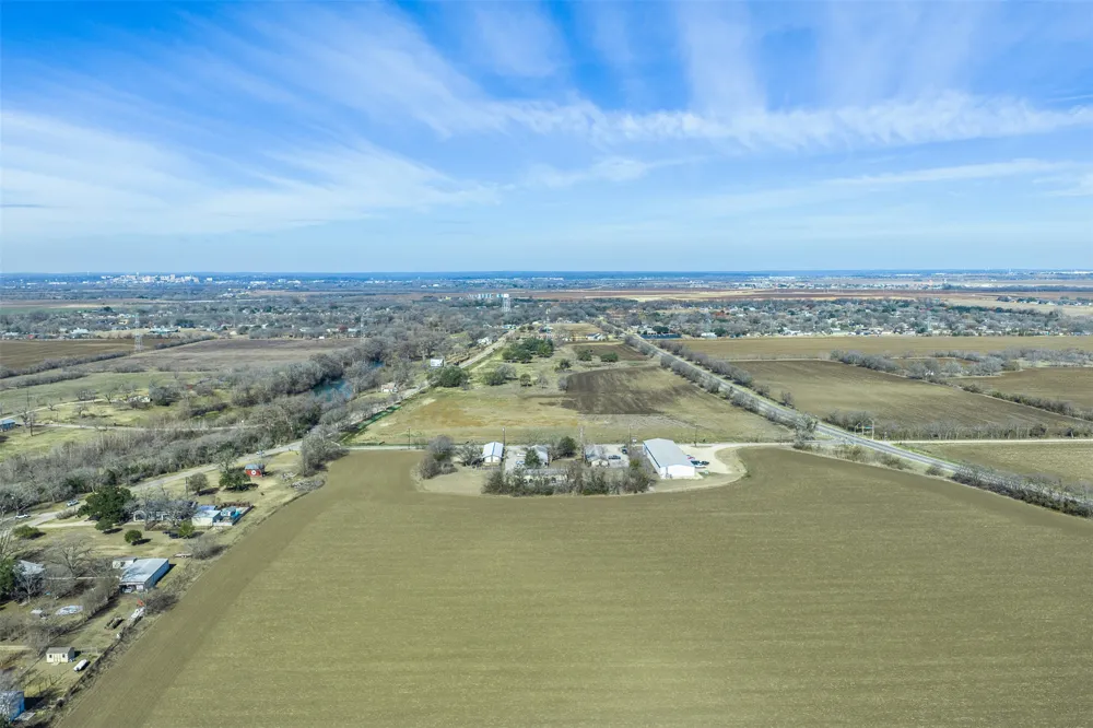 600 NW River Road Martindale, TX 78655