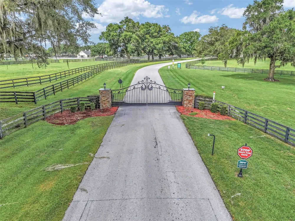 1989 NW 111TH LOOP ocala, FL 34475