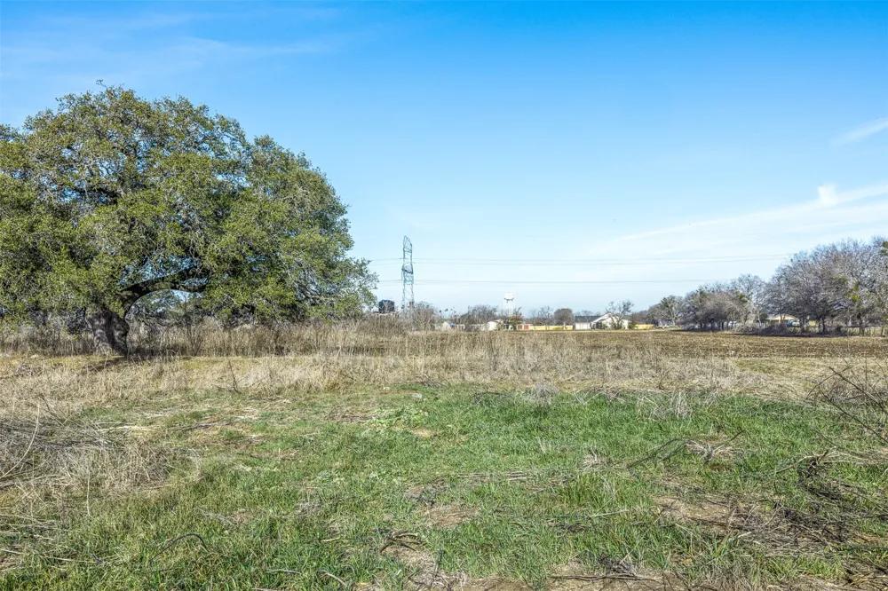 600 NW River Road Martindale, TX 78655
