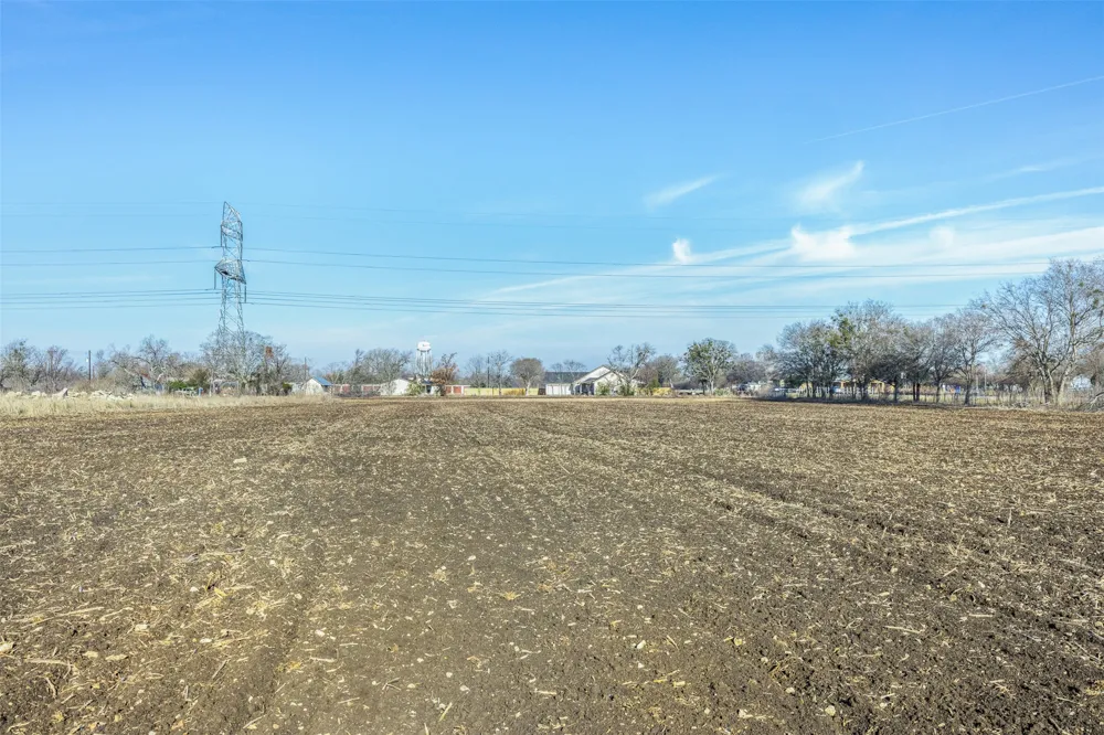 600 NW River Road Martindale, TX 78655