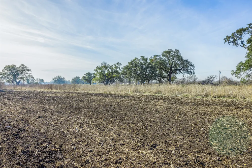 600 NW River Road Martindale, TX 78655