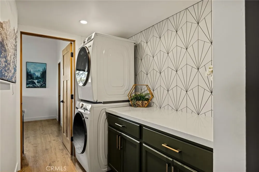 31537 Old City Creek Running Springs, CA 92382