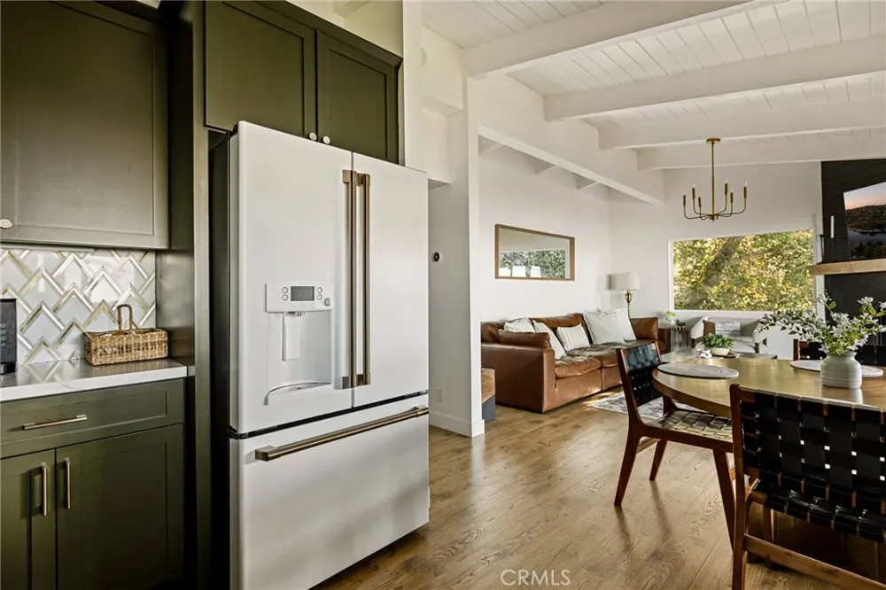 31537 Old City Creek Running Springs, CA 92382