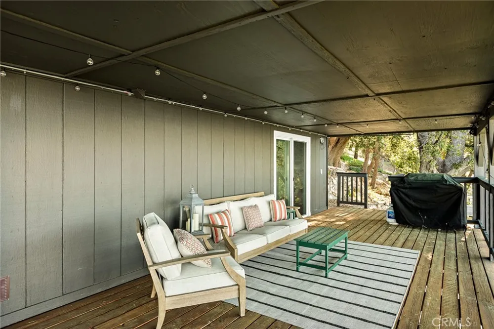 31537 Old City Creek Running Springs, CA 92382