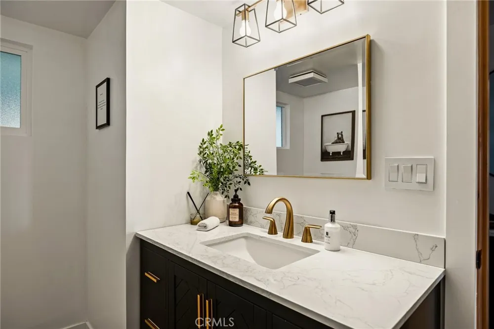 31537 Old City Creek Running Springs, CA 92382