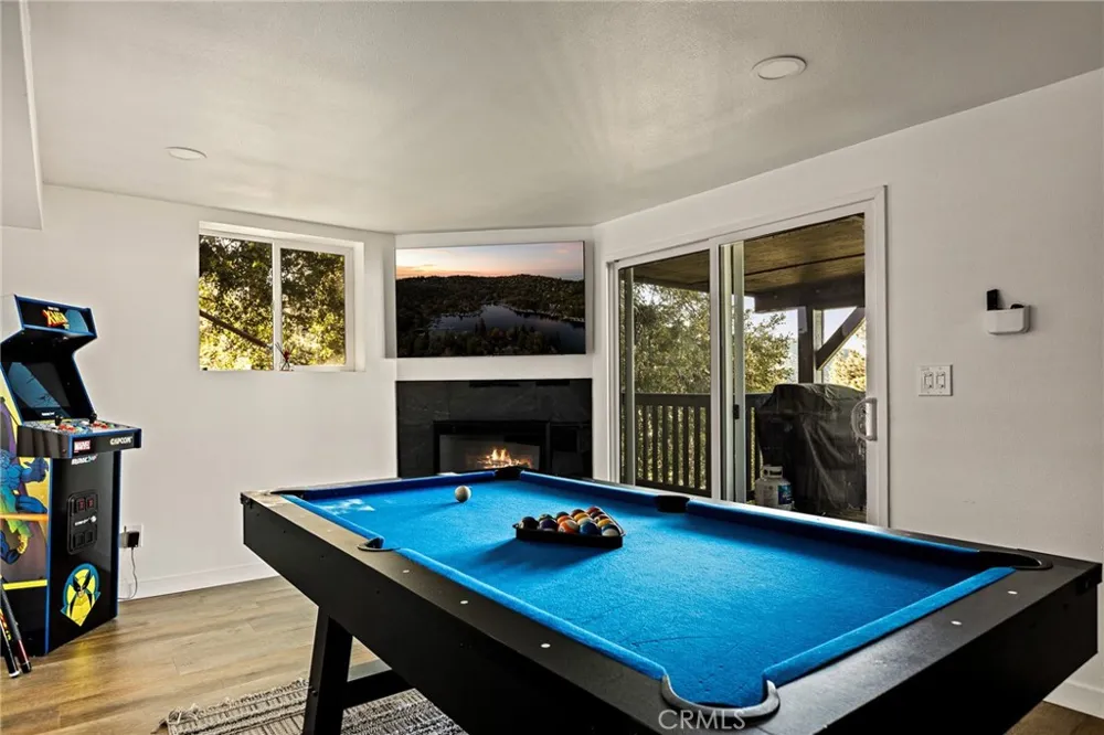 31537 Old City Creek Running Springs, CA 92382