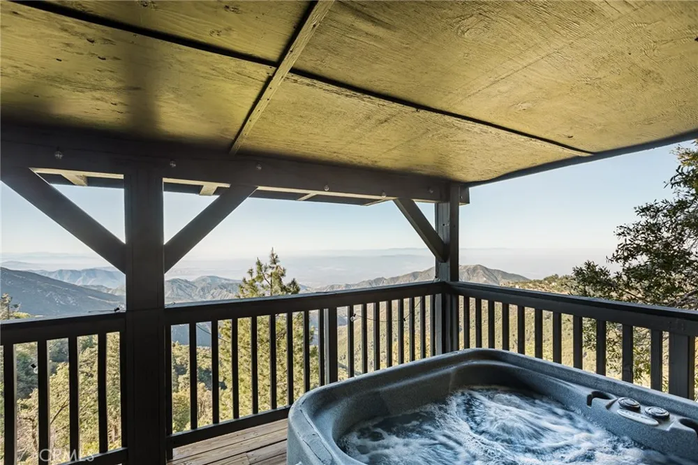 31537 Old City Creek Running Springs, CA 92382