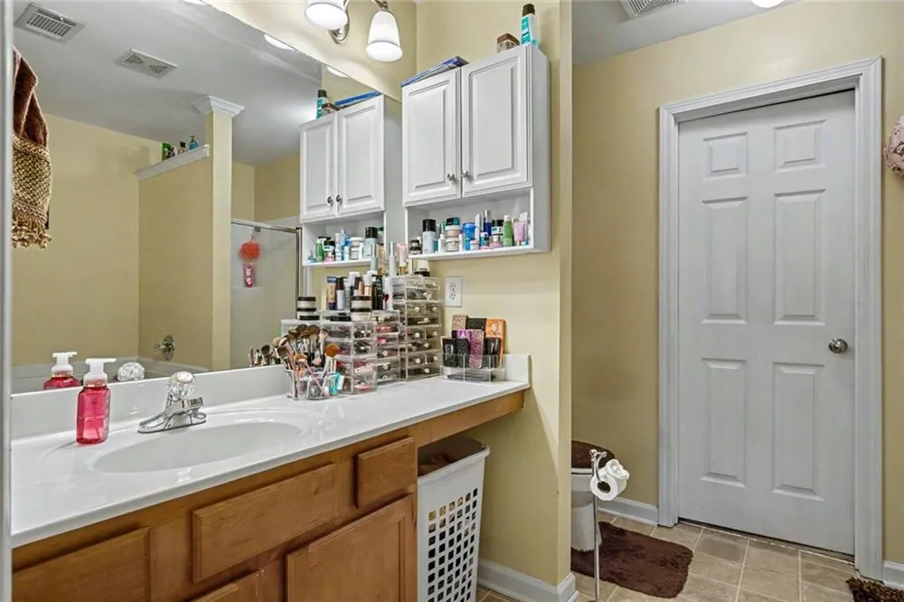 2091 Lakeshore Overlook Drive NW Kennesaw, GA 30152