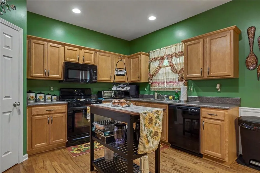 2091 Lakeshore Overlook Drive NW Kennesaw, GA 30152