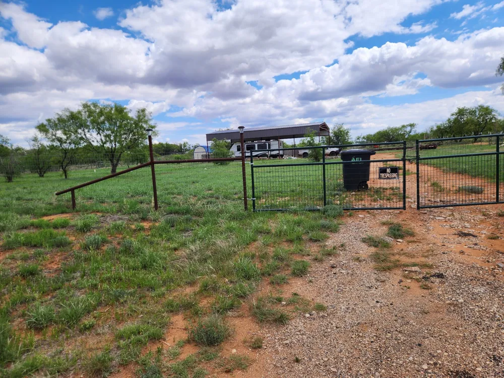 510 E Campbell Avenue Loraine, TX 79532