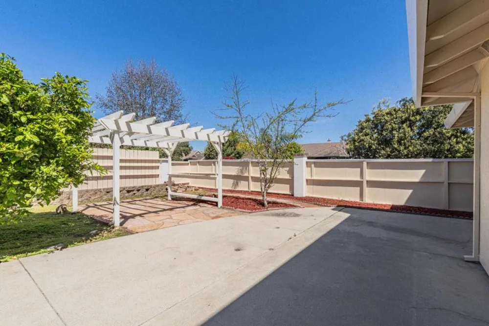 1520 Cambridge Court Salinas, CA 93906