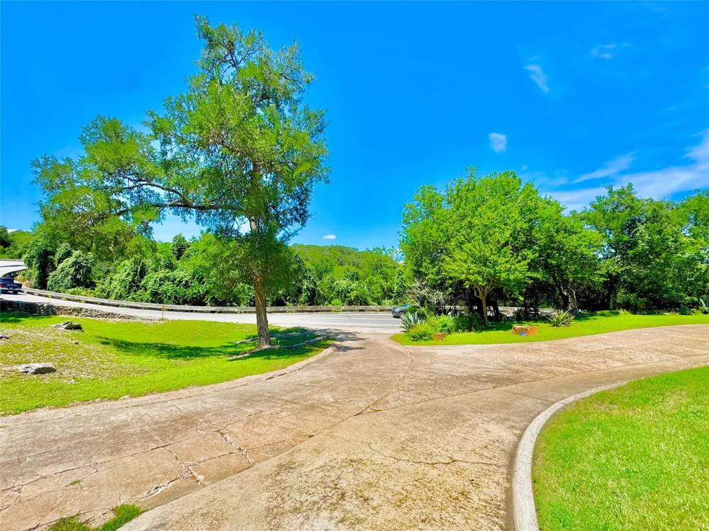 1601 Hwy 77 S La Grange, TX 78945