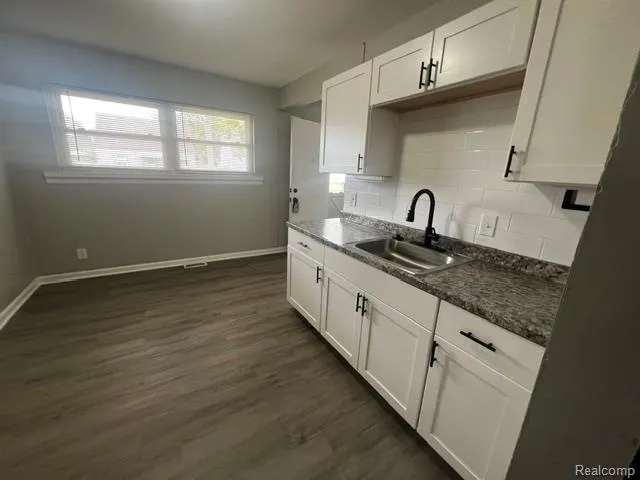 1774 Council Avenue Lincoln Park City, MI 48146