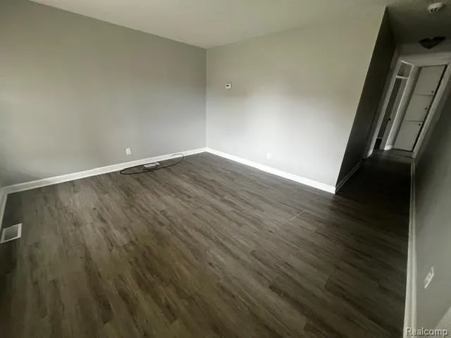 1774 Council Avenue Lincoln Park City, MI 48146