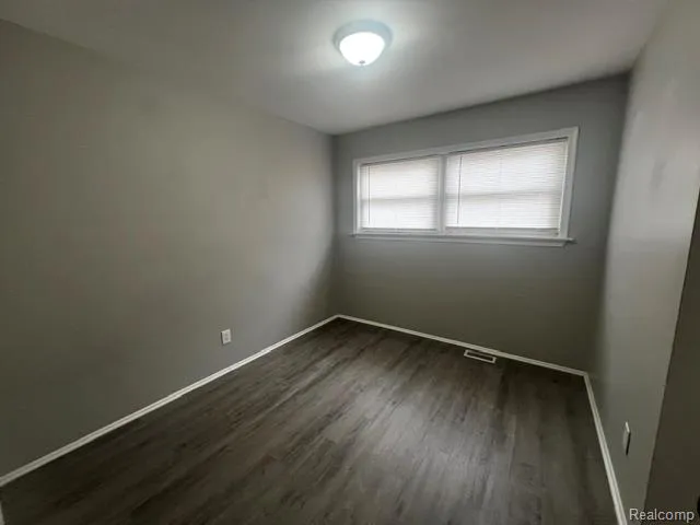 1774 Council Avenue Lincoln Park City, MI 48146
