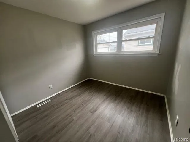 1774 Council Avenue Lincoln Park City, MI 48146
