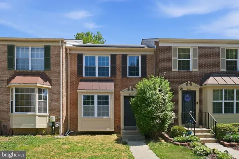 8209 LONDONDERRY COURT