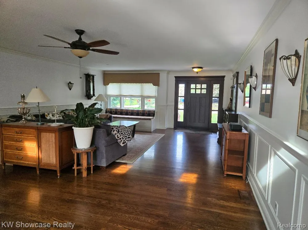 474 Beverly Island Drive Waterford Charter Township, MI 48328