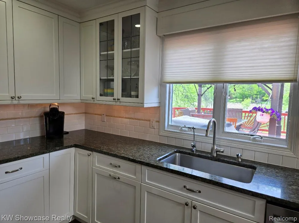 474 Beverly Island Drive Waterford Charter Township, MI 48328