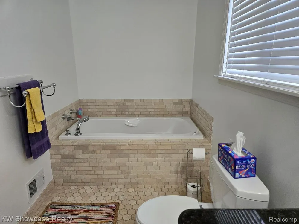 474 Beverly Island Drive Waterford Charter Township, MI 48328