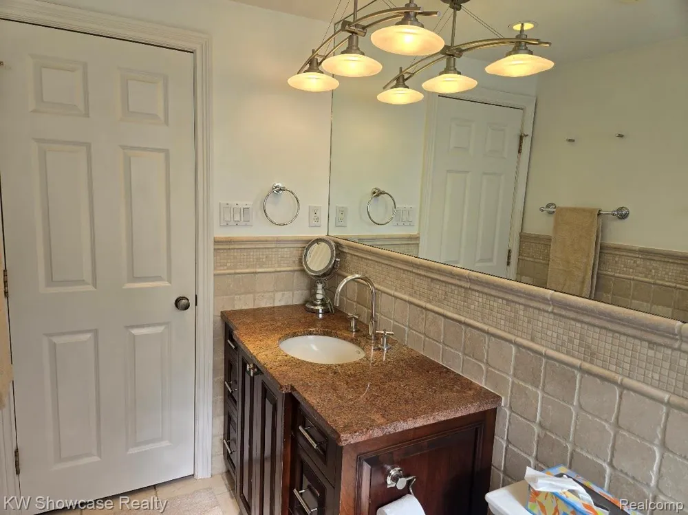 474 Beverly Island Drive Waterford Charter Township, MI 48328