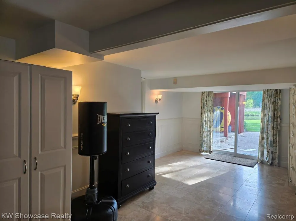 474 Beverly Island Drive Waterford Charter Township, MI 48328