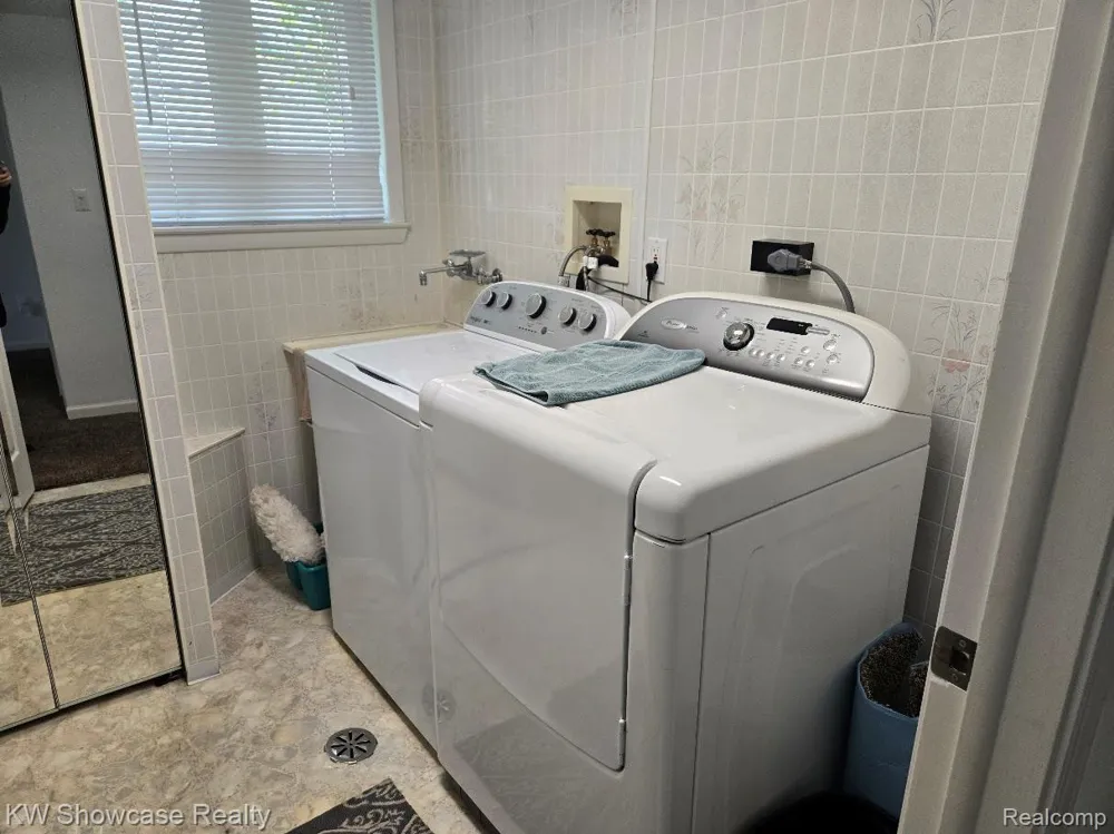 474 Beverly Island Drive Waterford Charter Township, MI 48328