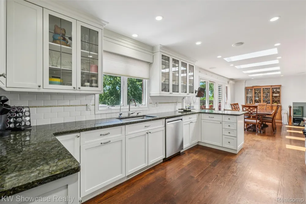474 Beverly Island Drive Waterford Charter Township, MI 48328